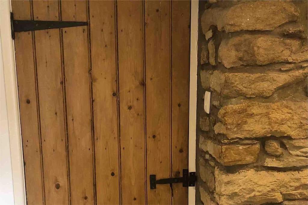 Westside Cottage, Newby, Clapham, Yorkshire Dales National Park, Famous Three Peaks, Near The Lake District, Pets Are Welcome Newby  Eksteriør billede