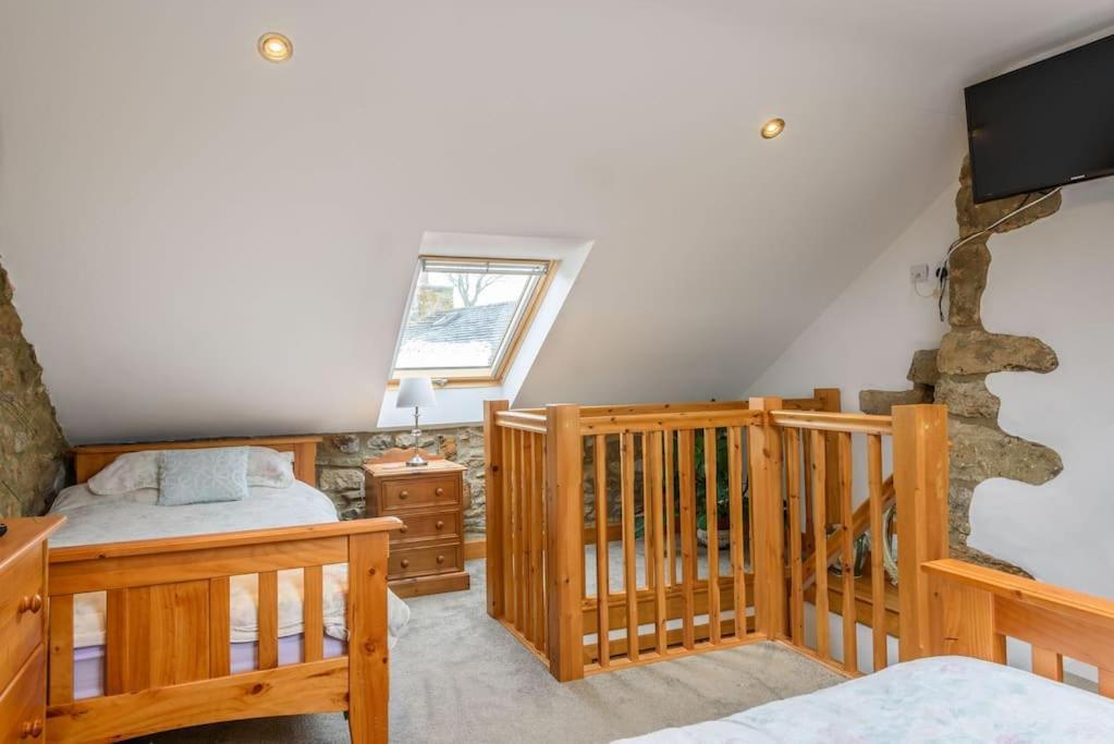 Westside Cottage, Newby, Clapham, Yorkshire Dales National Park, Famous Three Peaks, Near The Lake District, Pets Are Welcome Newby  Eksteriør billede
