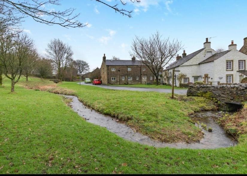 Westside Cottage, Newby, Clapham, Yorkshire Dales National Park, Famous Three Peaks, Near The Lake District, Pets Are Welcome Newby  Eksteriør billede