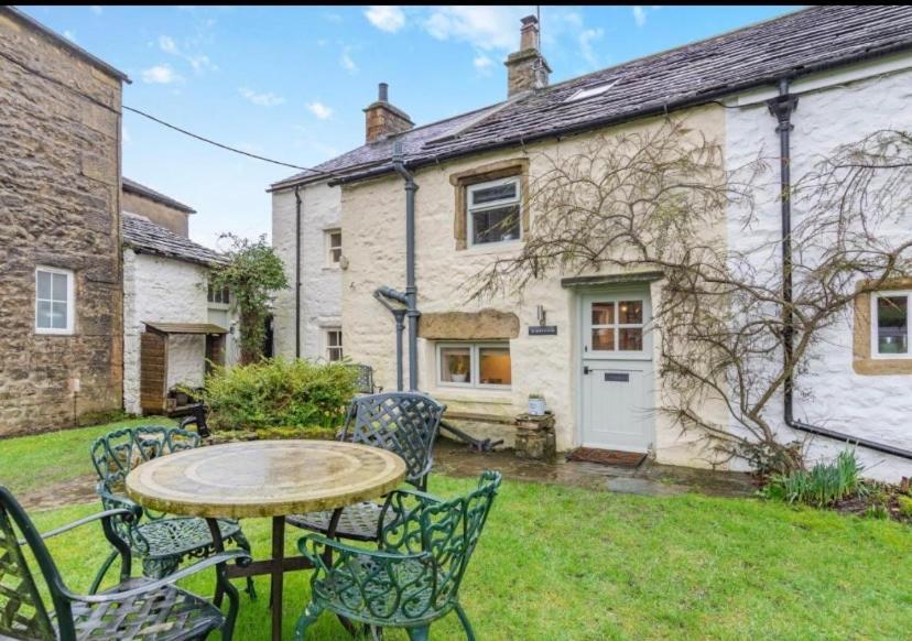 Westside Cottage, Newby, Clapham, Yorkshire Dales National Park, Famous Three Peaks, Near The Lake District, Pets Are Welcome Newby  Eksteriør billede